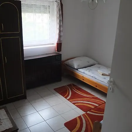 Osho Vendeghaz Apartament *