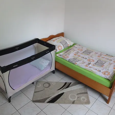 Osho Vendeghaz Apartament *