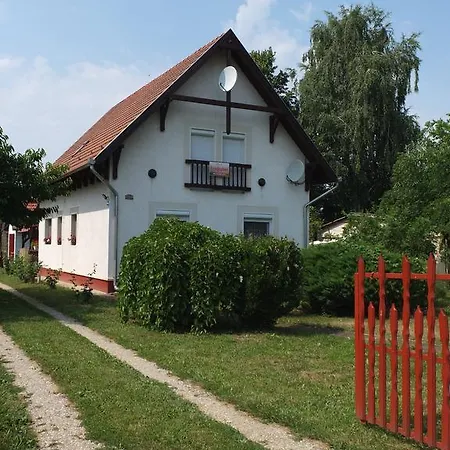 Osho Vendeghaz Apartament